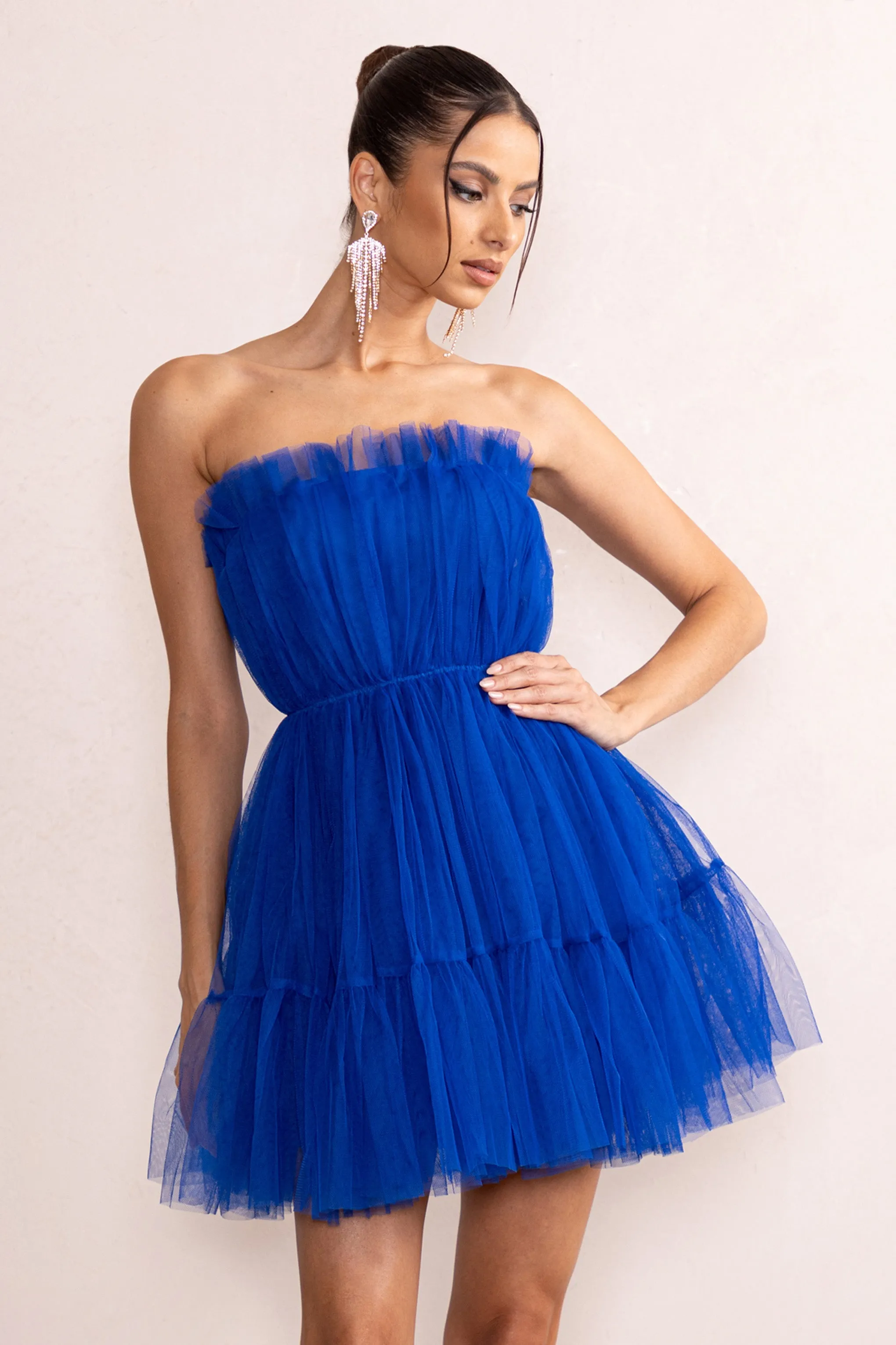 Aella | Mini-robe bandeau en tulle plissé bleu cobalt