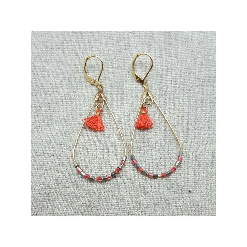 Boucles d'oreilles créoles gouttes avec perles colorées et pompon