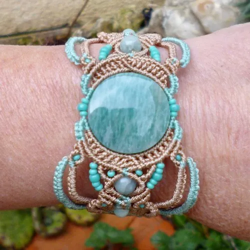 Bracelet macramé bicolore et amazonite ronde