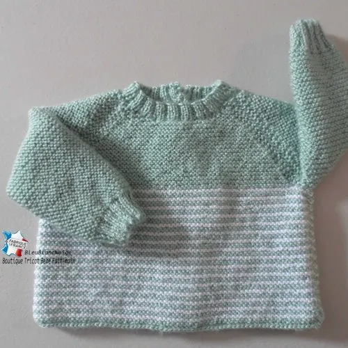 Brassière 1 mois 2 couleurs calinou blanc-lait et vert, brassière manches raglan mixte layette tricot bébé sur commande