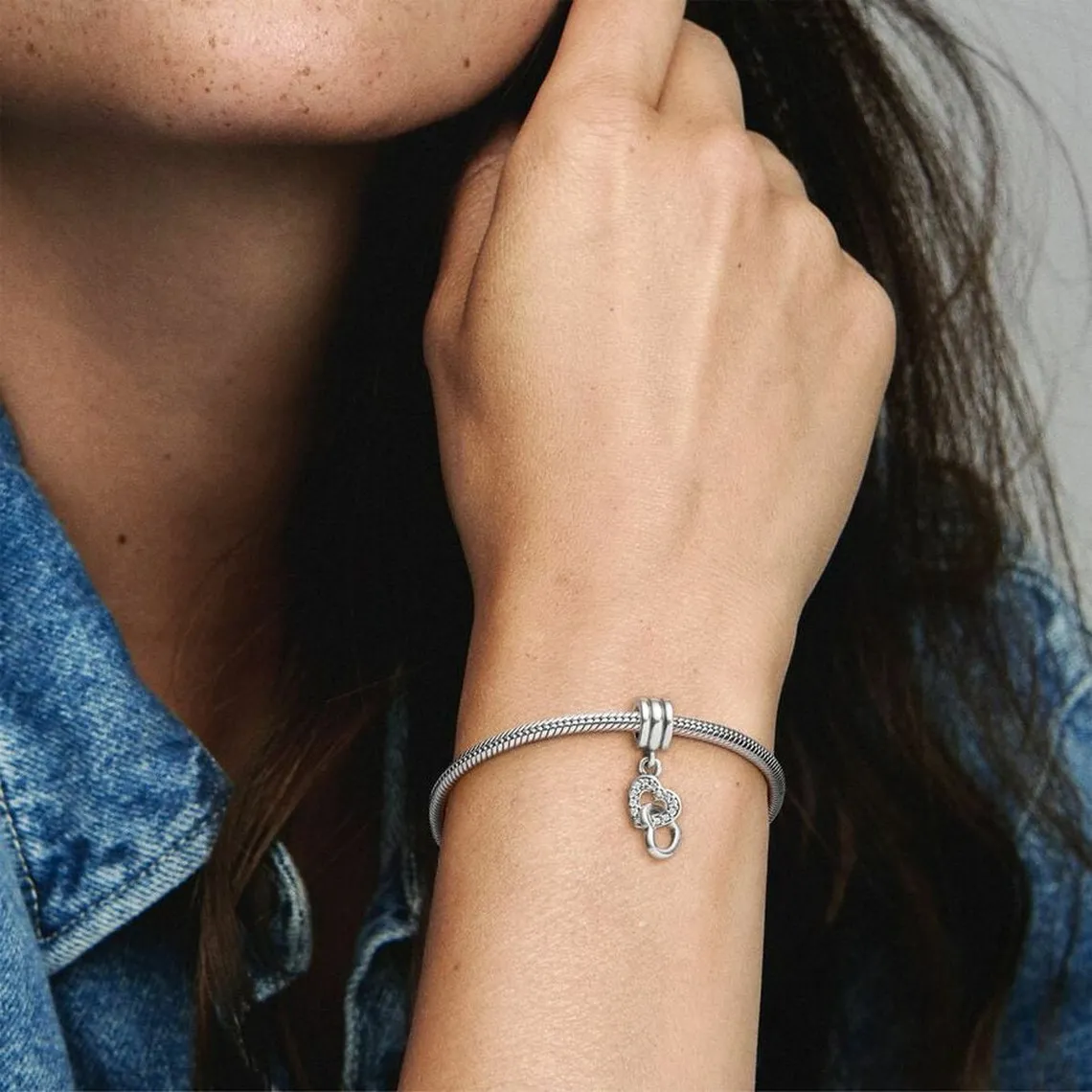 Charm Pendant Cœurs Entrelacés Pandora Moments | 3 Suisses