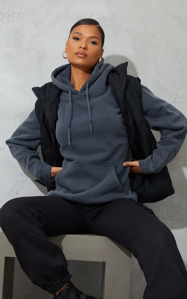 Hoodie surteint gris anthracite délavé 