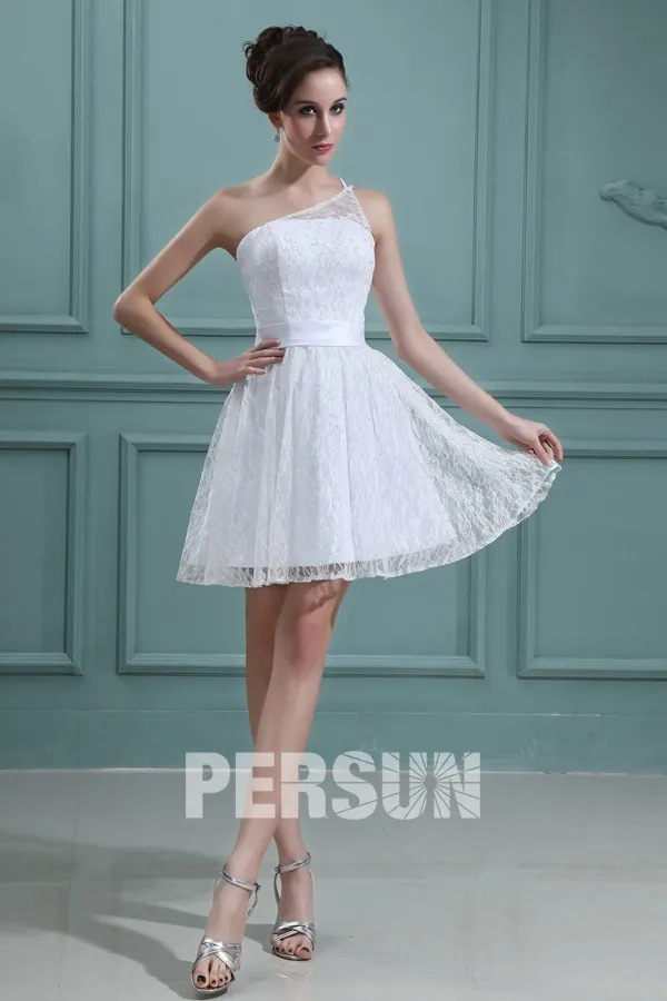 Mini robe dentelle blanche col asymétrique