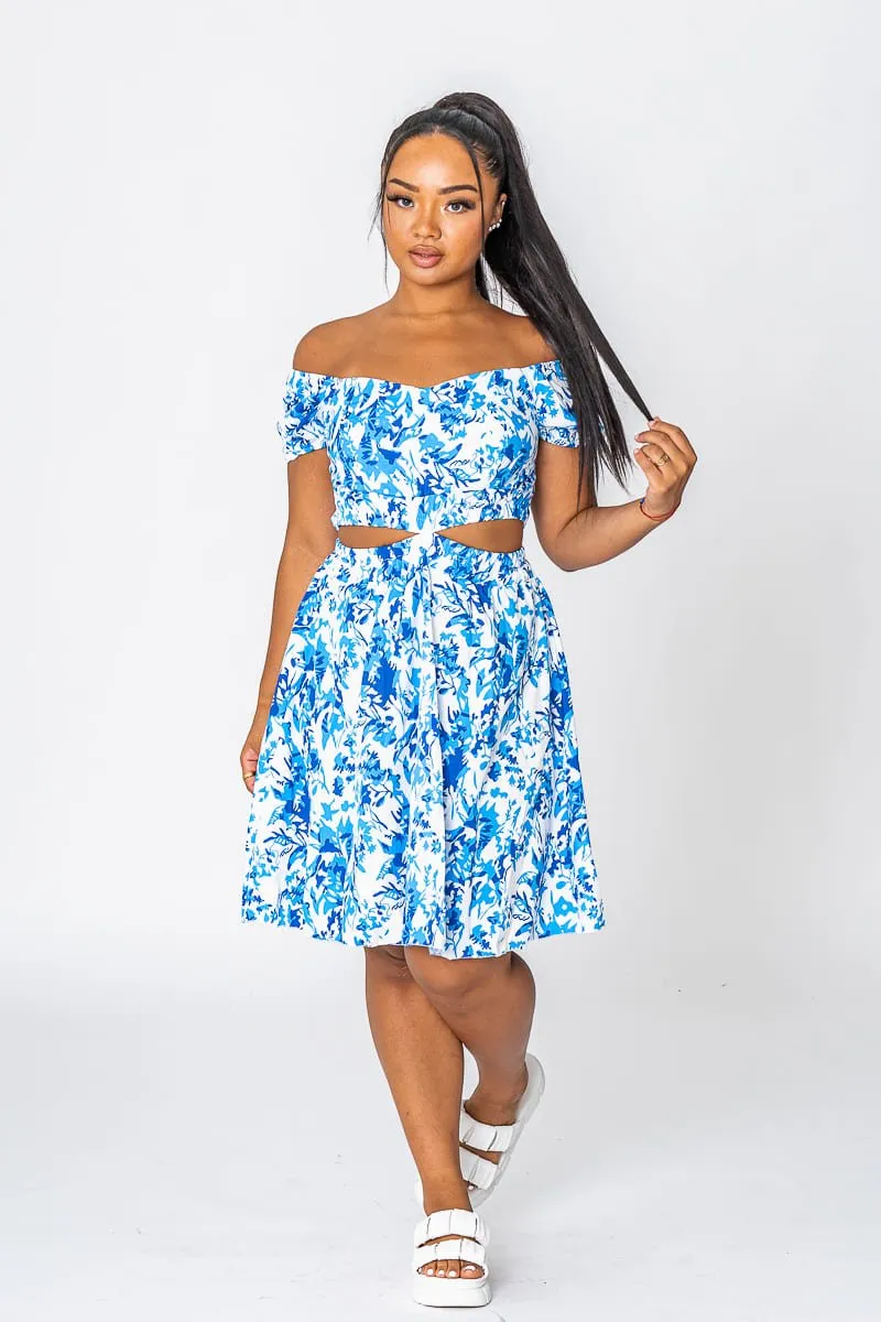 Robe courte florale ajourée bleu