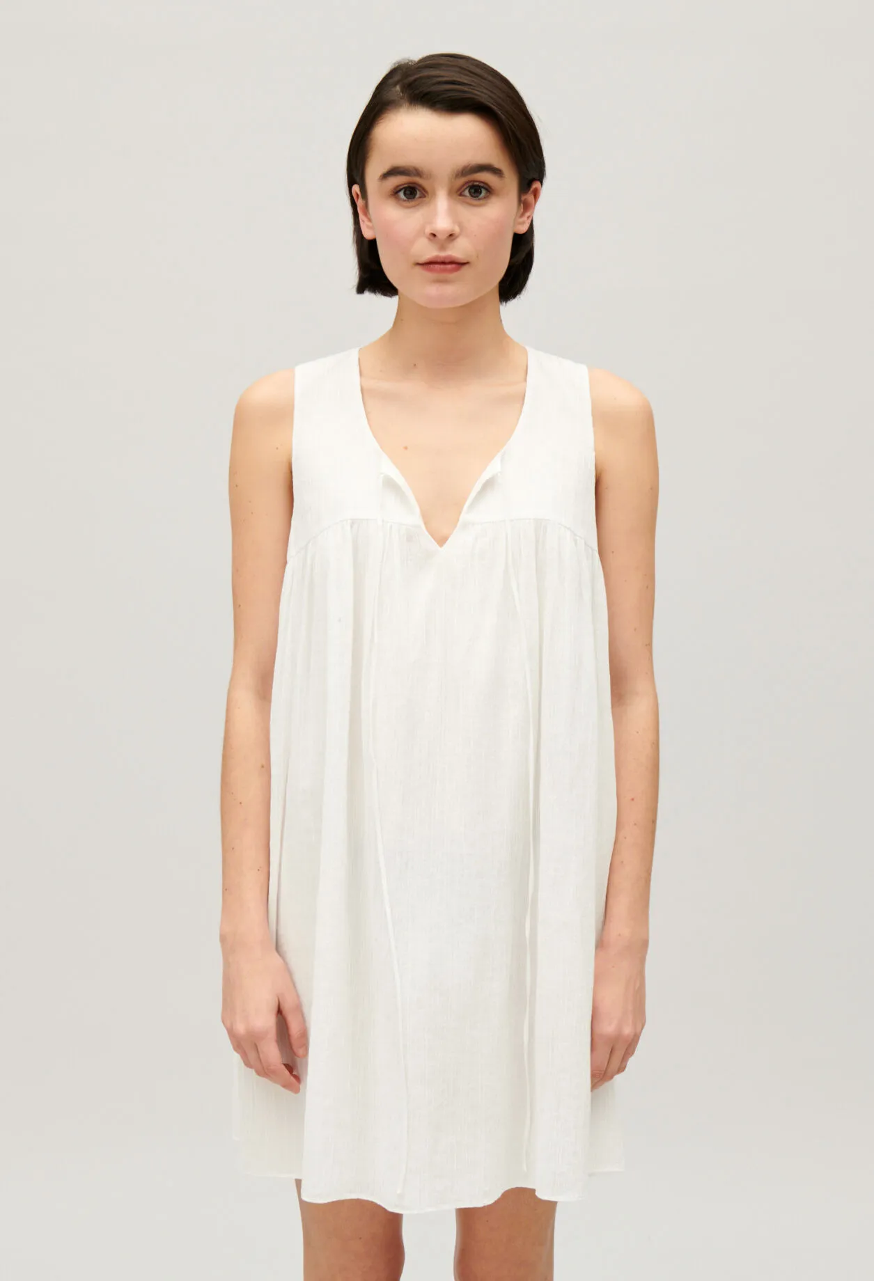 Robe courte froncée écrue | Claudie FR