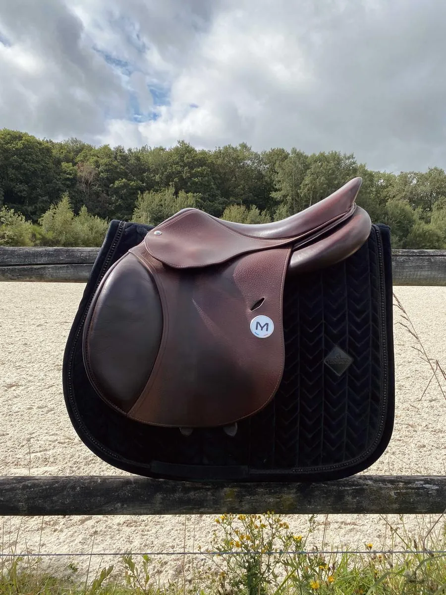 Selle Meyer creuse 16.5-3