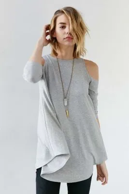 T-shirt manches mi-longues avec épaules dénudées pour femme